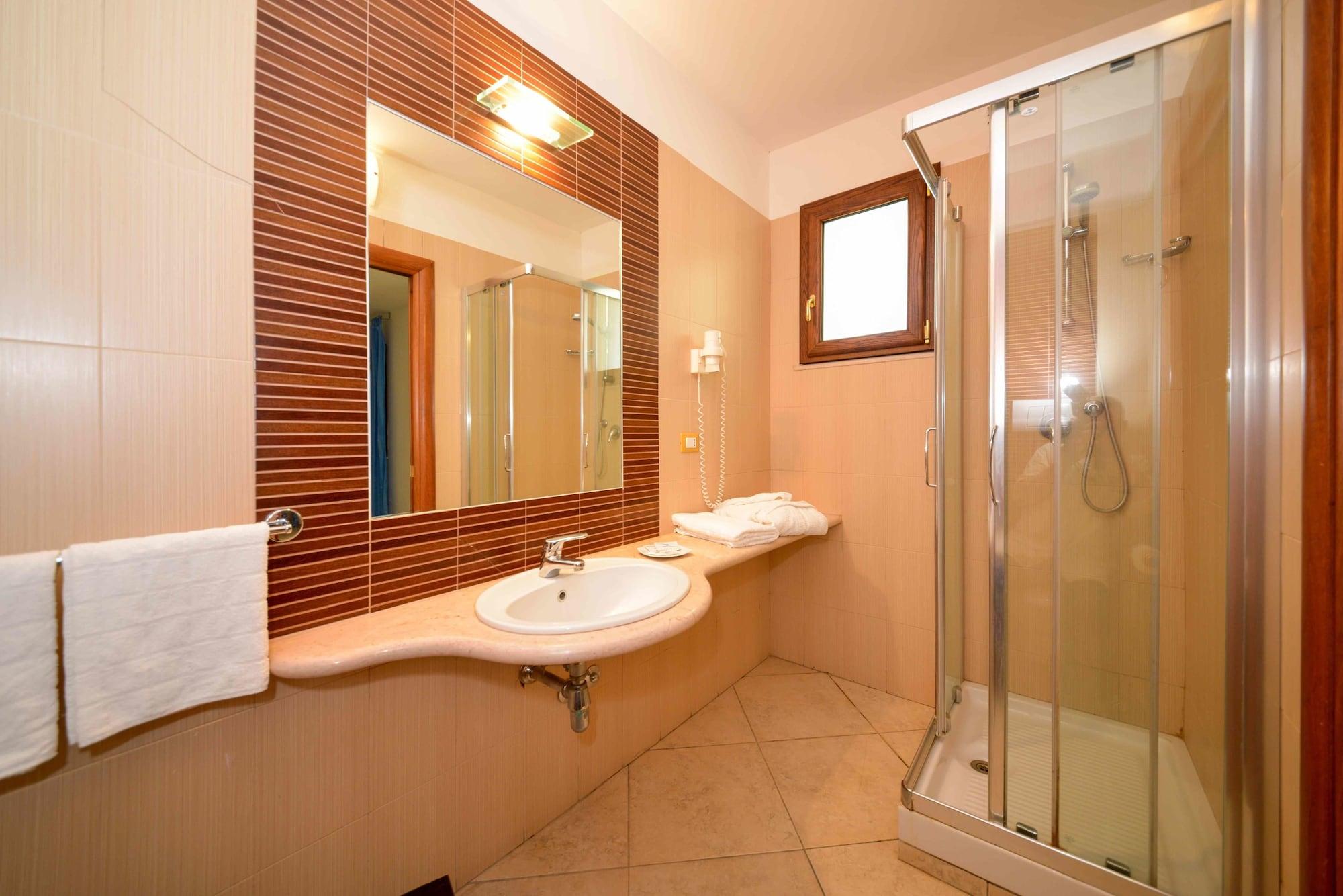 Hotel Riviera Rodi Garganico Esterno foto
