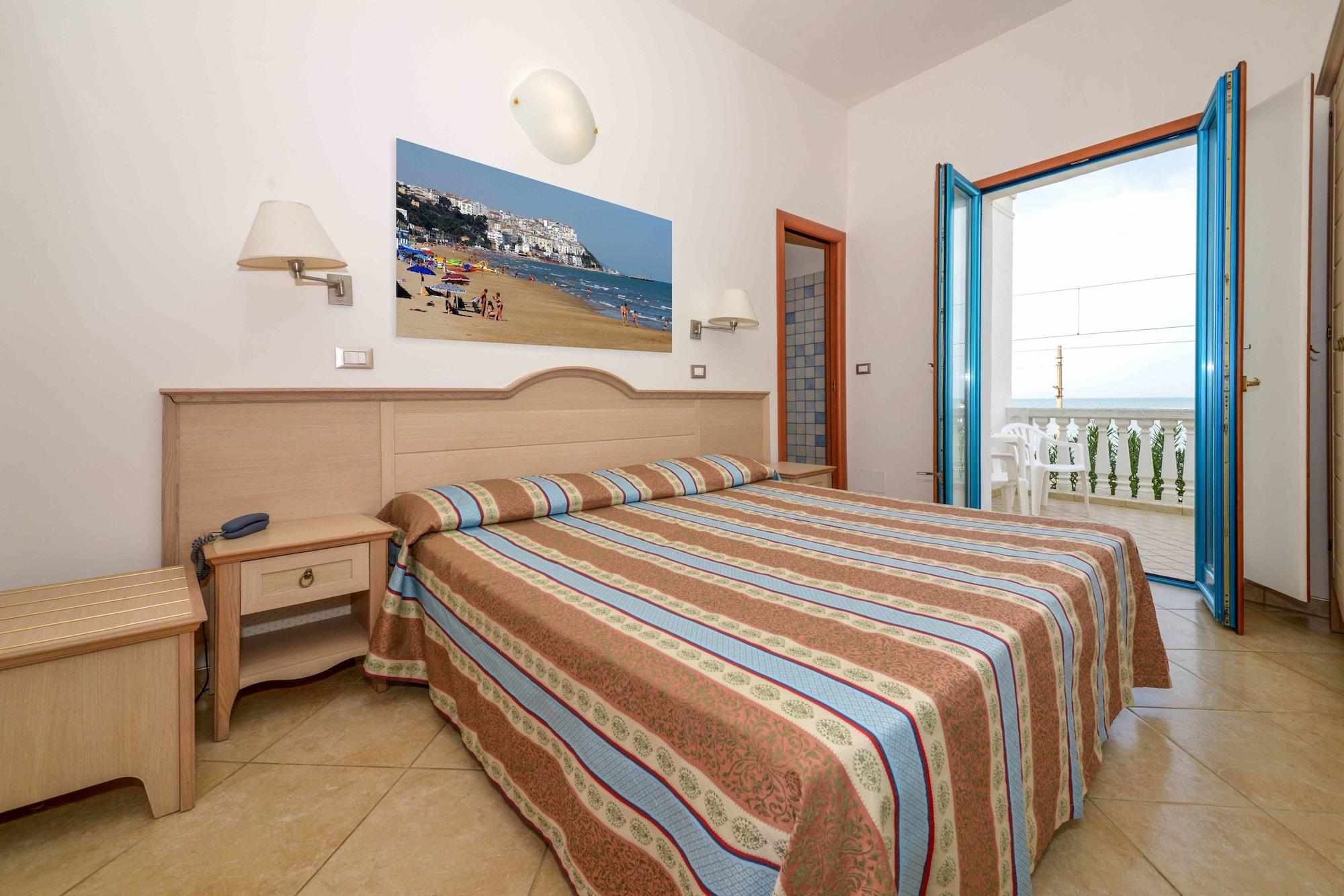 Hotel Riviera Rodi Garganico Esterno foto