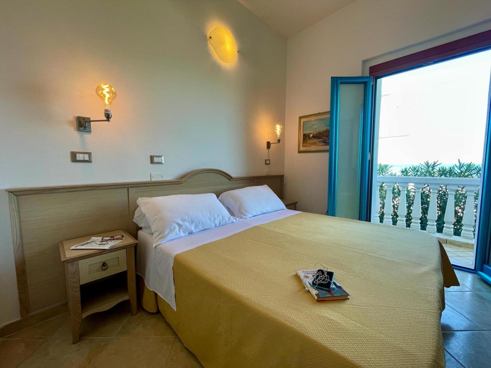Hotel Riviera Rodi Garganico Esterno foto