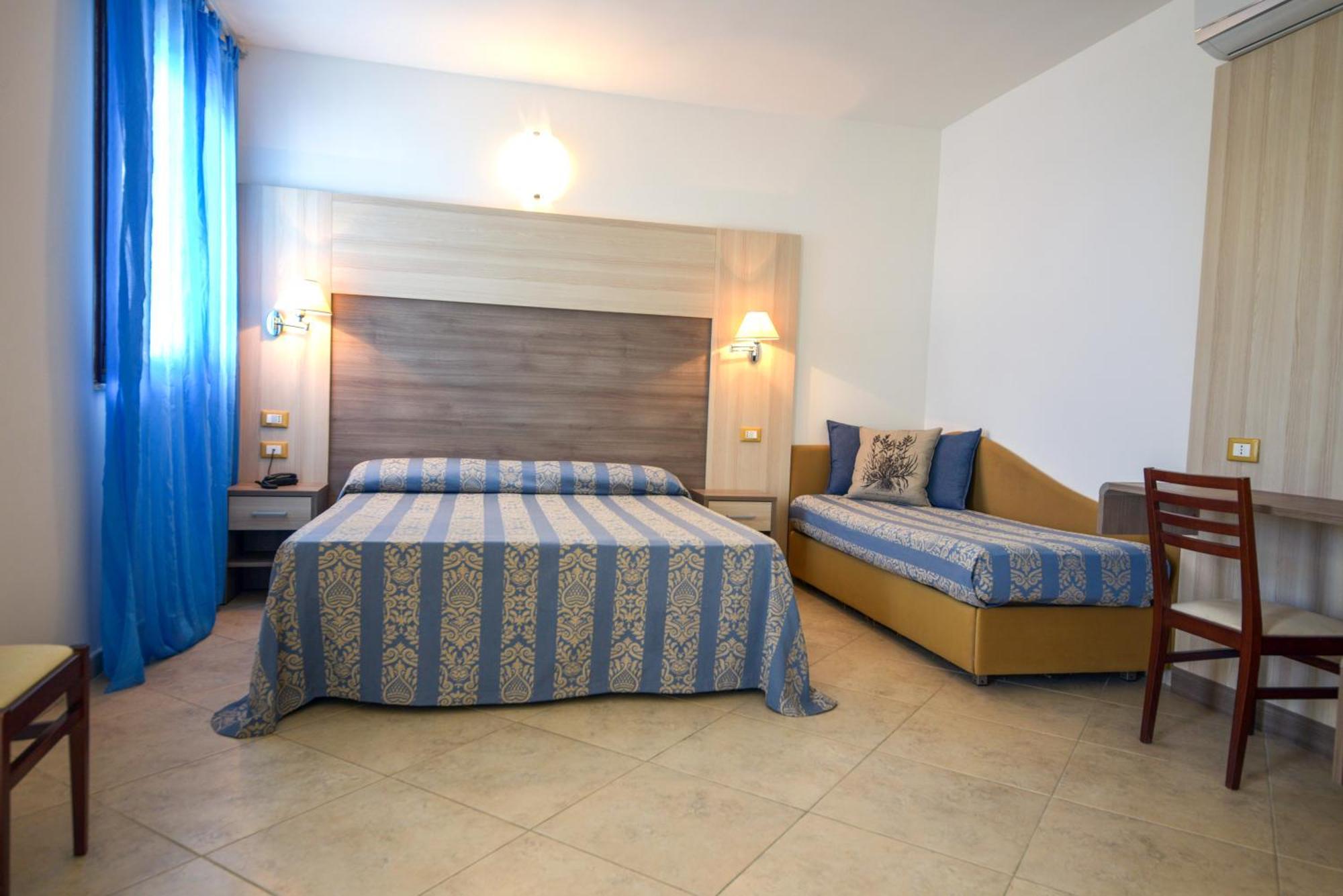 Hotel Riviera Rodi Garganico Esterno foto