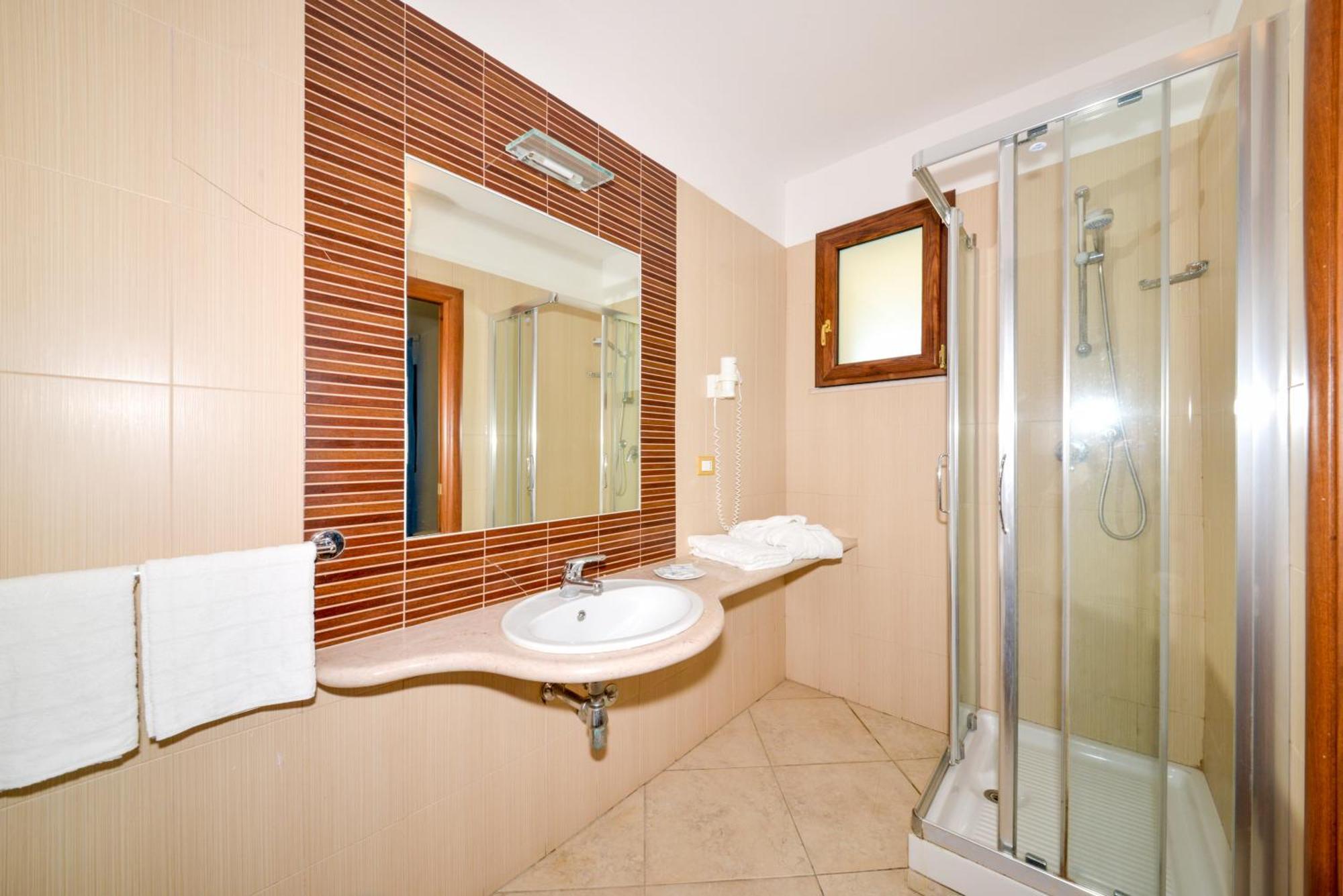 Hotel Riviera Rodi Garganico Esterno foto