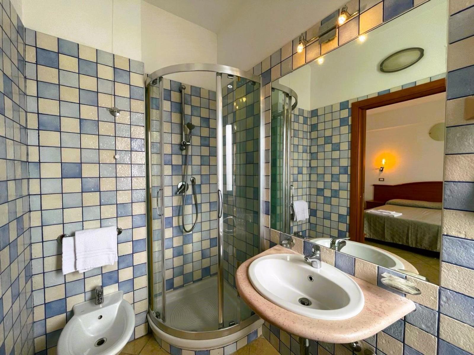 Hotel Riviera Rodi Garganico Esterno foto